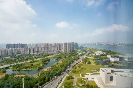 Changsha Yinrui Hotel (Yanghu Wetland Subway Station) Отели рядом с достопримечательностью «Xie Zilong Photography Museum»