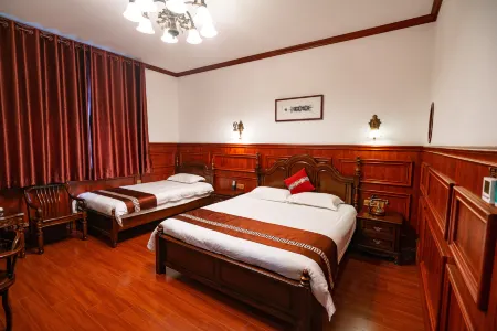 Zuiyi Binshe Hotel (Jinan Daming Lake Baotu Spring Scenic Area) Отели рядом с достопримечательностью «Pearl Spring»