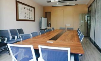 Atour Hotel (Zhangjiakou High-speed Rail Station) - Housity