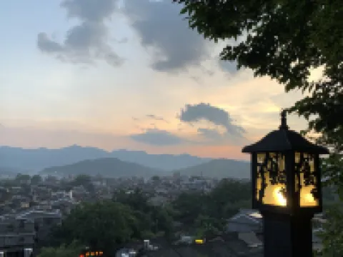 Long lnn Hotels in Zhaoping
