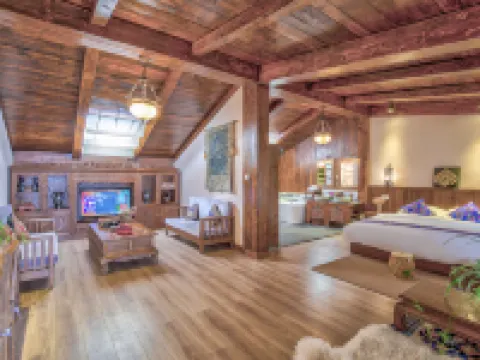 香格里拉澤丹旺姆藏別院（獨克宗古城月光廣場店） 噶丹松贊林寺附近的飯店