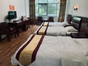 Longling Jinlong Hotel