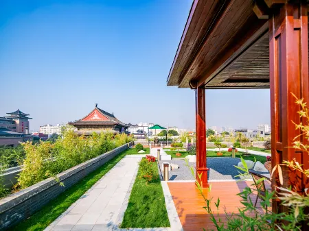 Ibis Hotel (Xi'an Bell Tower Metro Station)