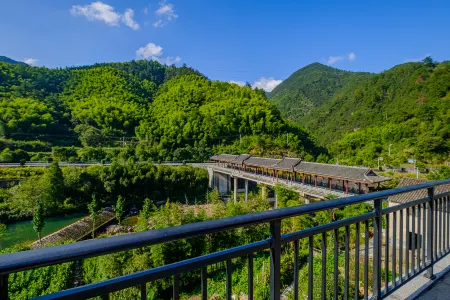 Linxi Xiaozhu Hostel Отели рядом с достопримечательностью «Shishe Village»