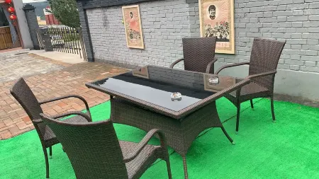 Liang Family Cave Dwelling Courtyard in Yanchuan Отели рядом с достопримечательностью «Huanghe Shequ Guojia Dizhi Park»