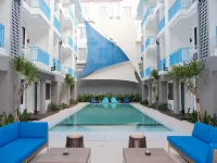 Bloo Hotel Hotels near Sunset Road