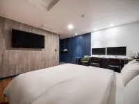Stay Month Hotel Hotel dekat Pom Bensin Munbong
