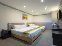 Hallmark Hotel Leisure Hotels near The Stadthuys
