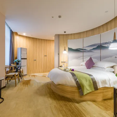 Q Hotel