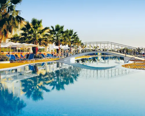 Sandy Beach Resort by Rizos Resorts - All Inclusive Отели рядом с достопримечательностью «Пляж Мессонги»