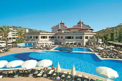 Aydinbey Famous Resort Отели в г. Denizkent Mahallesi