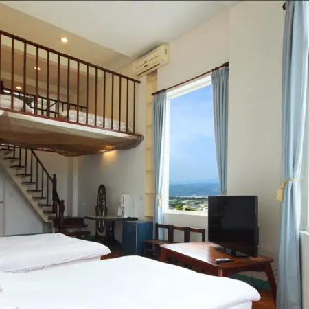 Warm House Hostel