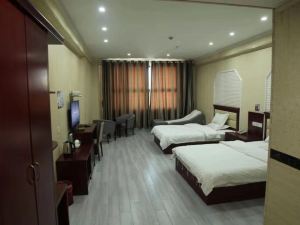 Nanling Qianshan Business Hotel