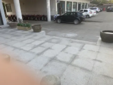 Fenglin courtyard inn