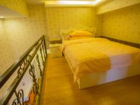 合肥海瑞卡基尼主题宾馆 - 复式双床房