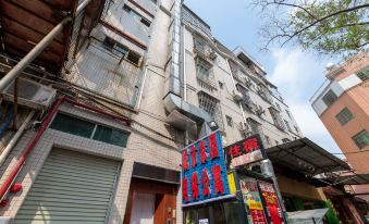 City Home Elevator Apartment