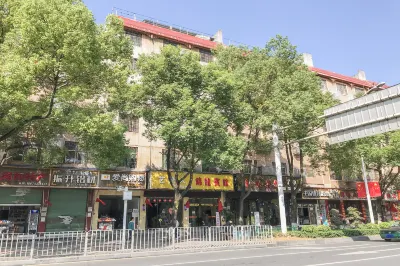 Jishou jinlong hotel Hotels near Huang Yongyu Art Museum