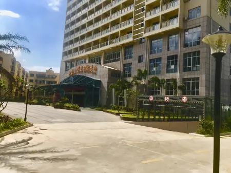 Wuzhishan Guojin Hotel Отели рядом с достопримечательностью «Taipingshan Pubu»