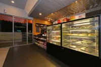 Pop! Hotel Diponegoro - Aamiainen