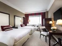 موڤنبيك جراند البستان دبي Hotels near Emirates Aviation College - Building B