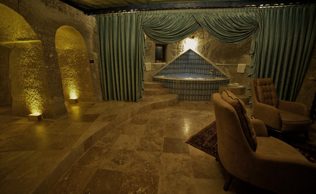 Grand Cave Suites