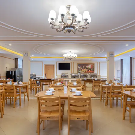 Vienna 3 Best Hotel Vienna (Zhengzhou Shuanghu Avenue Subway Station) Отели рядом с достопримечательностью «Ван Император Цинь Цинь»