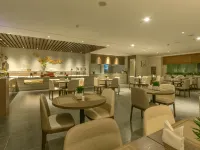 Fairyland Premium Hotel (Kunming Tuodong Sports Center Tangzixiang Metro Station) Hotels near كونمينغ هال