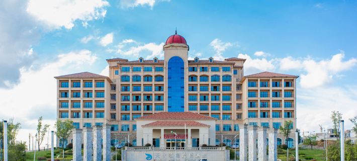 โรงแรมฮอลิเดย์ เทียนจู เฉาห่าย โรงแรมในเหว่ยหนิง