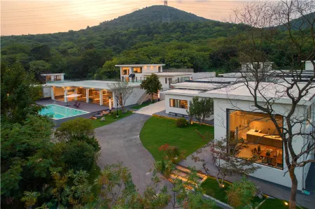 Acre of Pure Land · Valley Hot Spring Resort Отели рядом с достопримечательностью «Qixia Mountain Scenic Area»