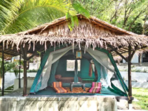 ฟลาวเวอร์ พาวเวอร์ วิลเลจ โรงแรมในเกาะพยาม