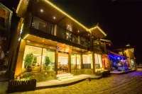 Muyun Courtyard Hotels in Lijiang