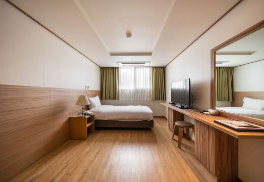 1. 호텔 휴식 서귀..