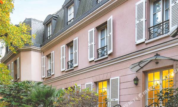 Hotel des Grandes Ecoles