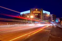 Four Seasons Fashion Hotel (Yongkang South Railway Station Xijinqiao Pedestrian Street)