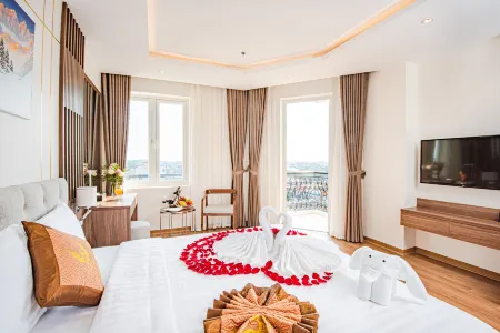 Manh Quan Luxury Hotel