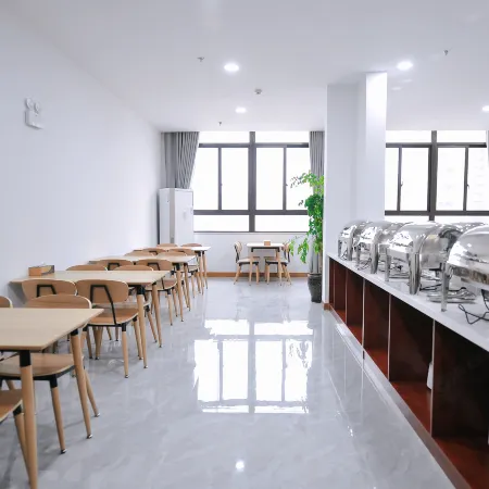 Xingyuan Holiday Hotel