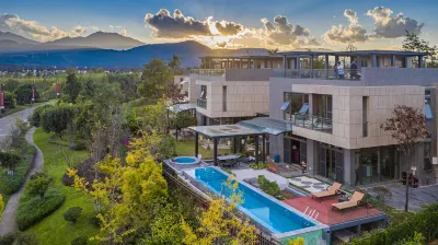 Time on the Cloud Hot Spring Holiday Home stay (Agile) Hotels in Tengchong