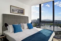 Brisbane One Apartments by CLLIX Hotels in Milton