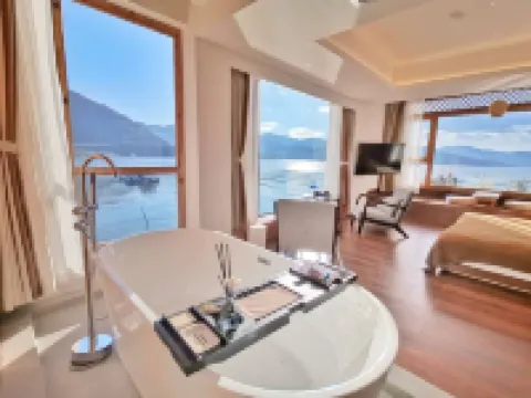 Liaoliaozu Waterfront Inn