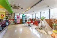 52 Hotel Chain - 2-Star