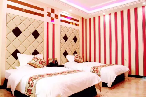 Kaimeng Theme Hotel (Wuchang Station Yuanhua Xintiandi Shopping Plaza)