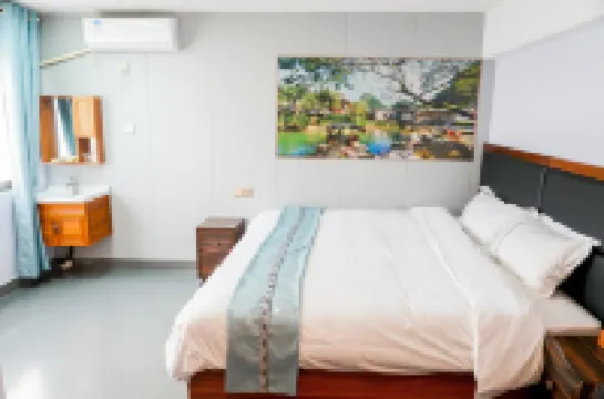 Fenglai Holiday Hostel