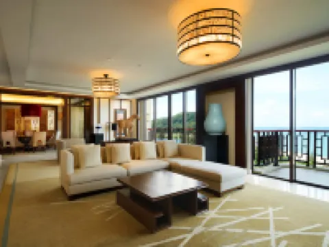 Sheraton Shenzhou Peninsula Resort Hotels in Wanning