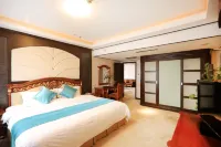 Red Leaf Hotel - Romantic