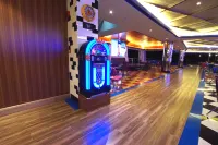 Central Park Reef Resort - bar