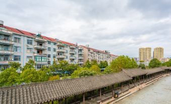 Banwo Zhenpin B&B (Hengdian Film and Television City Branch)