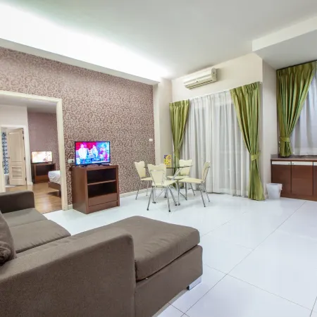 Baiyoke Ciao Hotel Отели рядом с достопримечательностью «Nimmanhaemin Road»