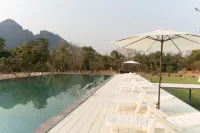 LARNG YAY  Riverview Resort Hotel