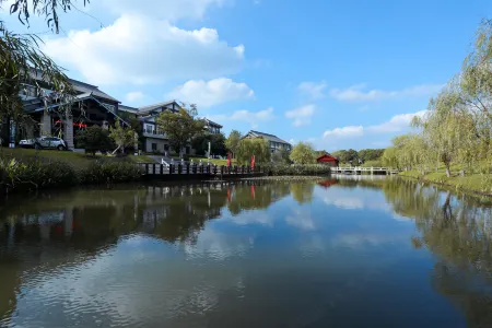 Sunwu Academy · Luofu Hotel Отели рядом с достопримечательностью «Shanghai Customs College Suzhou Branch»