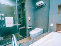 桔子水晶常州金坛酒店 - 庄周梦蝶豪华大床房